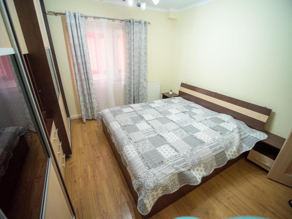 L&R Modern Apartment Otelu Rosu Luaran gambar