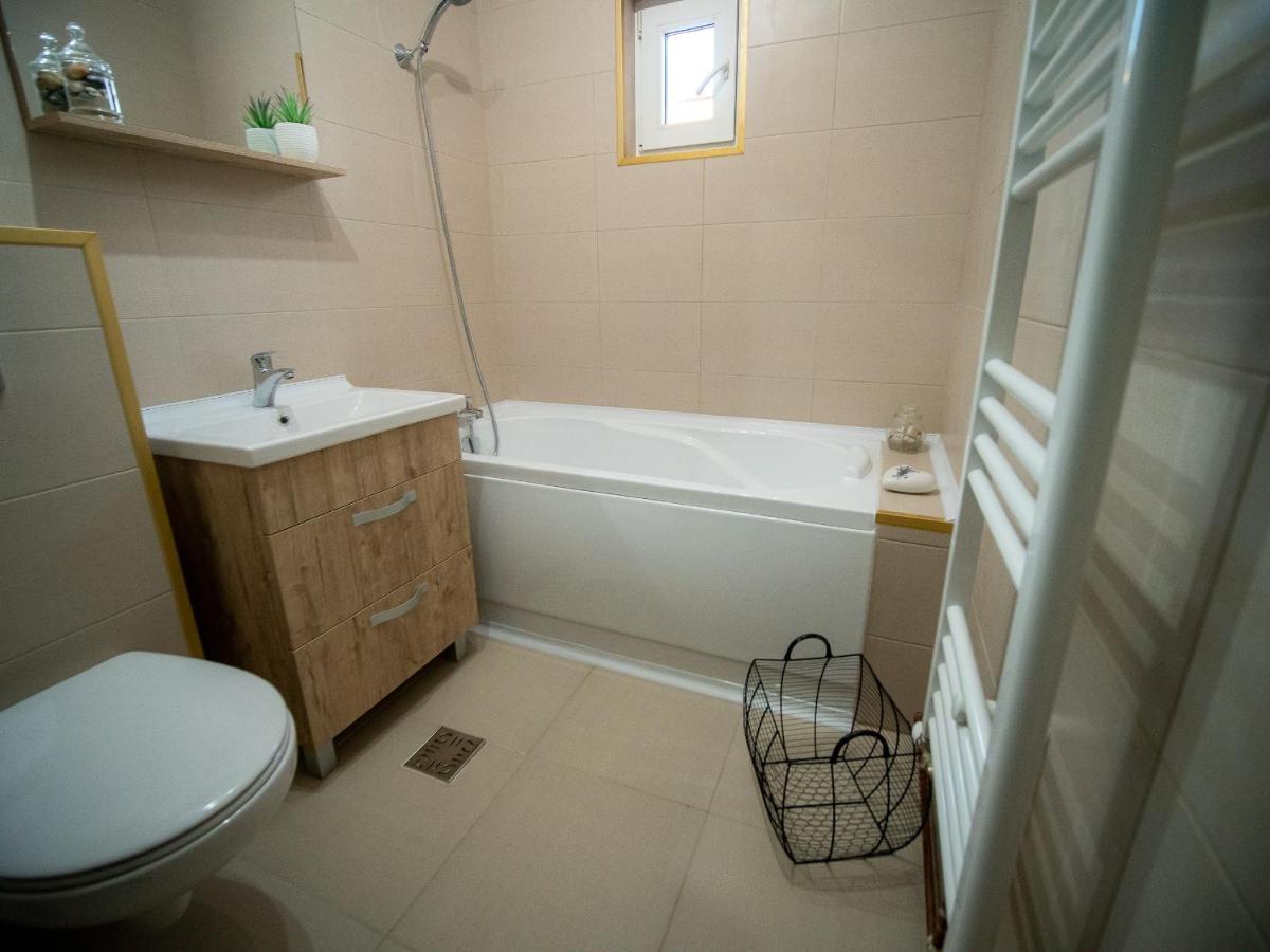 L&R Modern Apartment Otelu Rosu Luaran gambar