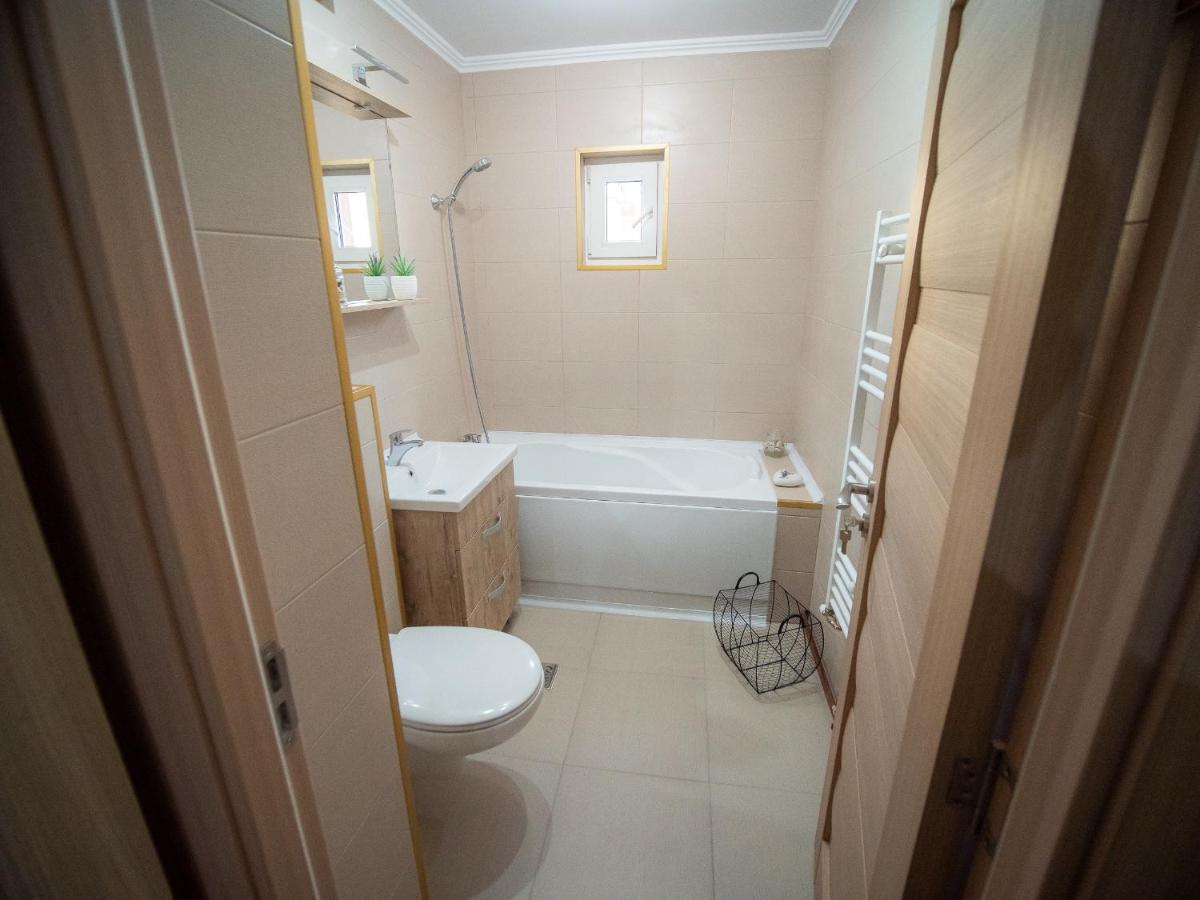 L&R Modern Apartment Otelu Rosu Luaran gambar